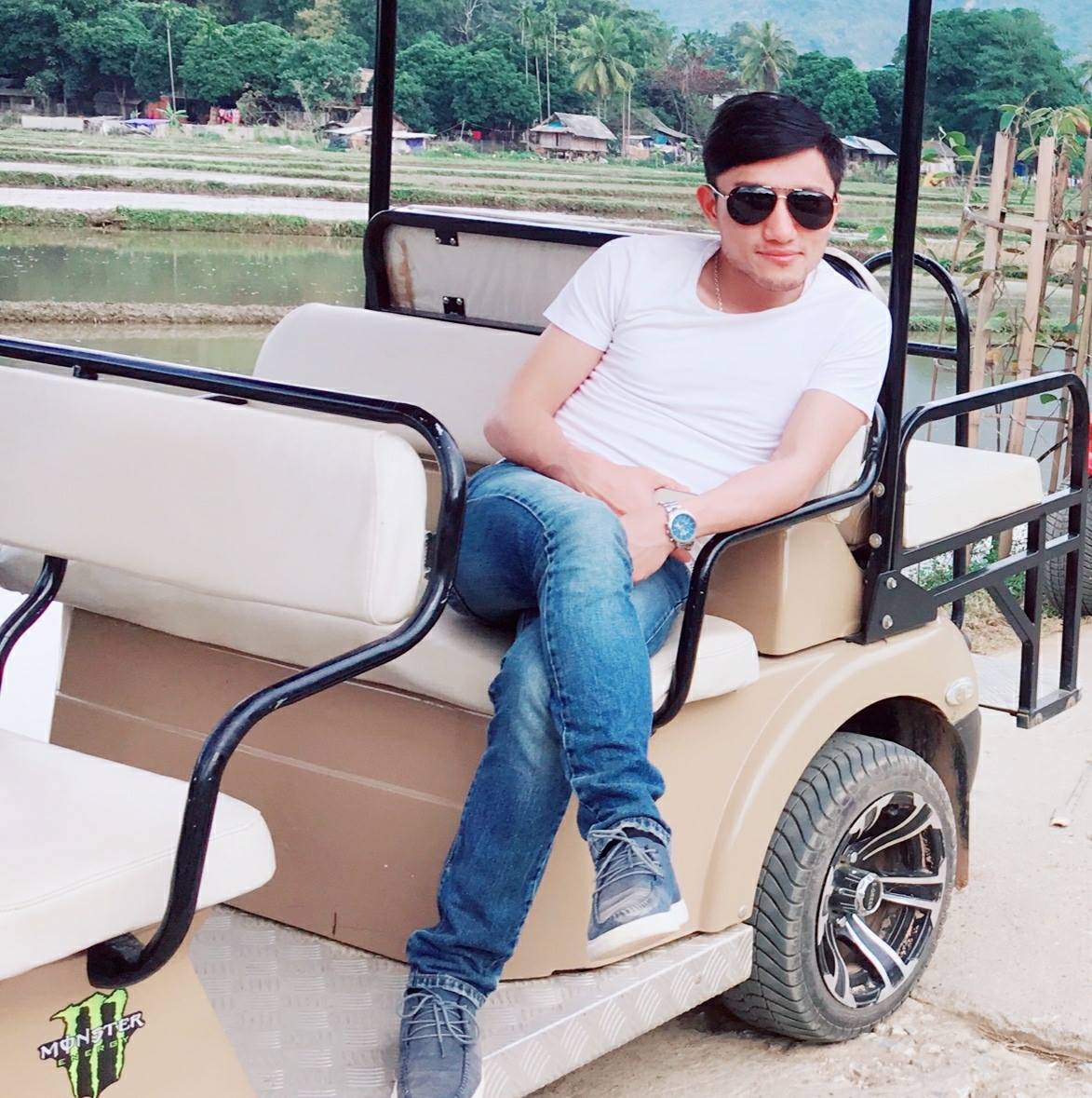 Mr Huyên - Trưởng phòng Kinh doanh Kiến Trúc Xanh Nhật Minh (mảng kinh doanh của Công ty TNHH Thương mại và Xây dựng Nhật Minh Hà Nội)