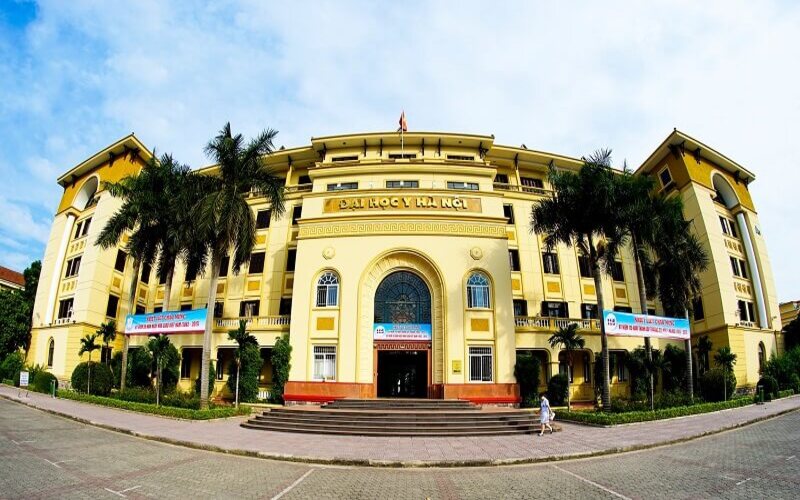 Thi công trần gỗ nhựa Ký túc xá Đại học Y Hà Nội
